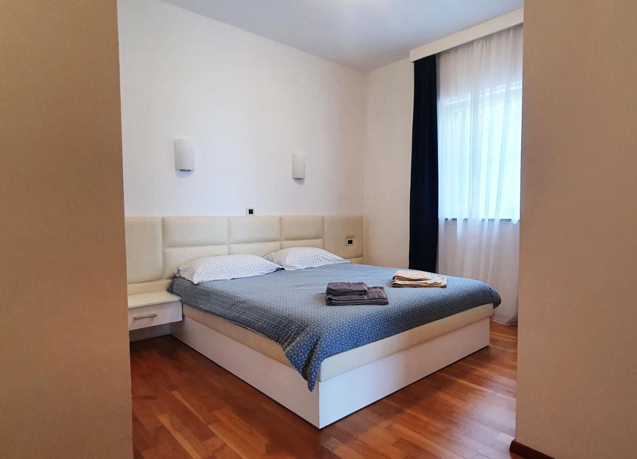 Lukovo Seafront Apartments Extérieur photo